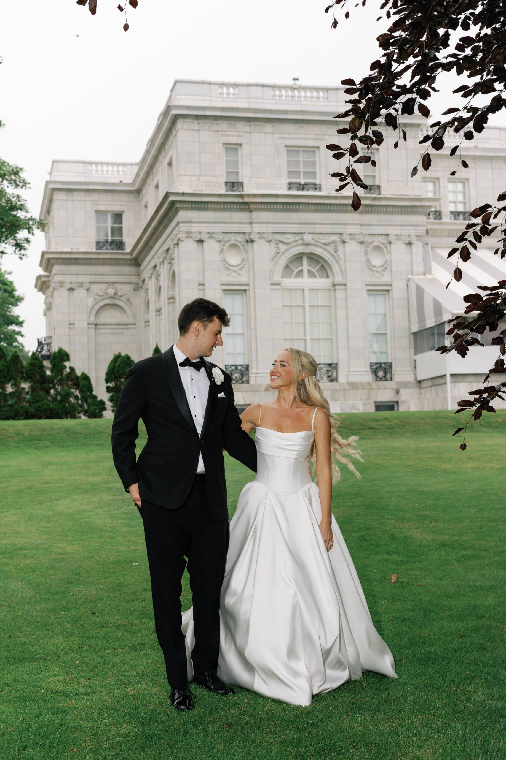 rosecliff bride and groom newport ri wedding